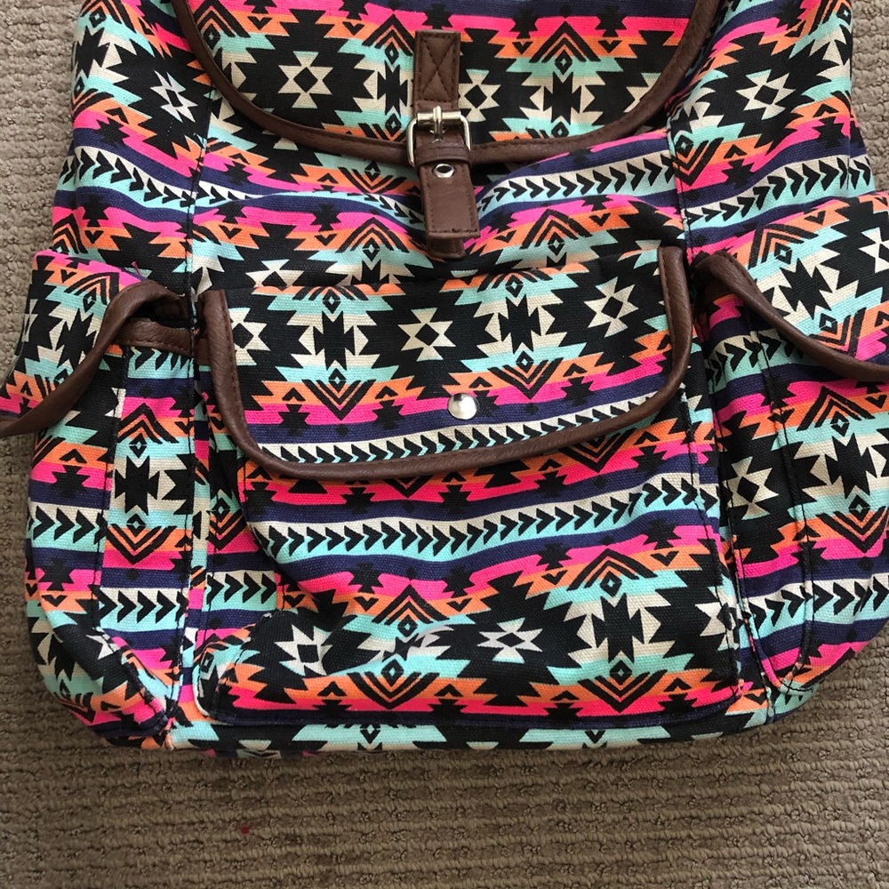 Drawstring Backpack Tribal Print - Picture 4 of 10